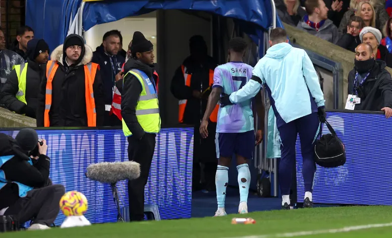 Arsenal Đối Mặt Thách Thức Khi Bukayo Saka Chấn Thương