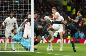 FA Mở Cuộc Điều Tra Bàn Thắng Gây Tranh Cãi Giúp Tottenham Đánh Bại MU
