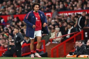 Zirkzee tự hào về tinh thần chiến đấu của MU dù bị loại khỏi Carabao Cup